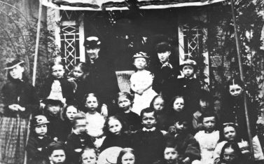 Warde O'Brien wedding 1879, the schoolchildren